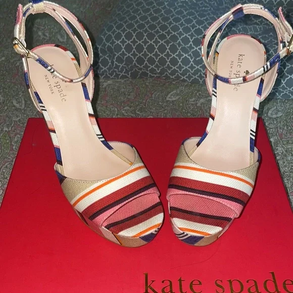 Euc Kate Spade ♠️ Dellie striped wedges size 7 - Picture 5 of 8